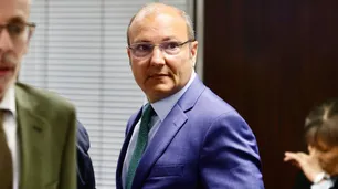 Destituyeron al juez federal Gastón Salmain: ocultó su expulsión previa y está procesado por corrupción