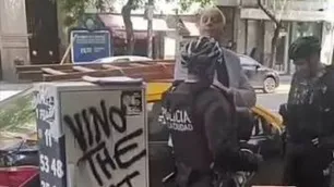 Video: el diputado kirchnerista Pietragalla a los empujones con la policía