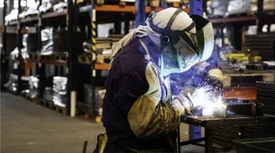 RDEco: qué diferencia el rumbo industrial de Argentina de las estrategias de las principales potencias