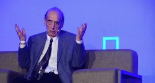 Ricardo Arriazu advirtió por la economía argentina: “Comprar dólares destruyendo crédito genera recesión y desconfianza”
