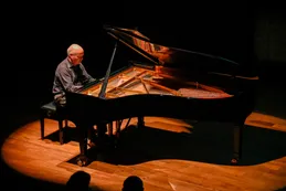 Enrique Graf en el Salón Dorado del Teatro Colón