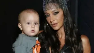 Sol Pérez abrió las puertas de su casa y mostró el pelotero que instaló para su hijo, Marco, en medio del living