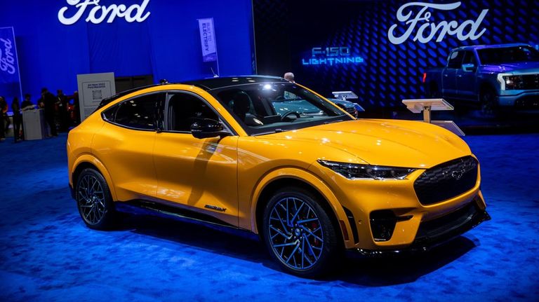 Ford Mustang Mach-E 20220614