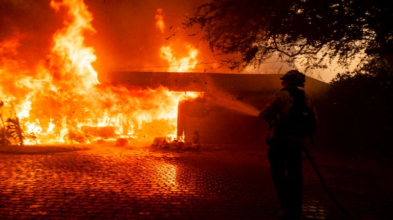 California incendio forestal Mountain Fire 20241108
