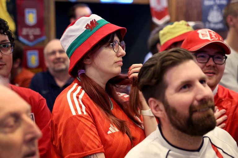 Hinchas de Irán 20221129