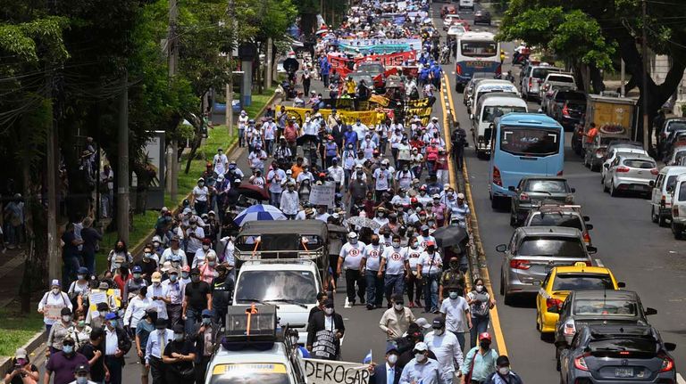 El Salvador por el bitcoin-20210908