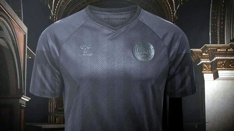 Remera negra Dinamarca