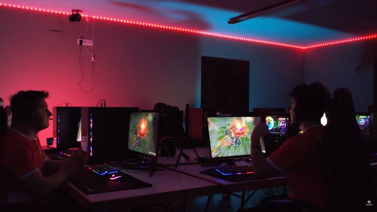 Capacitanes Esports presentó el primer pueblo para streamers de España