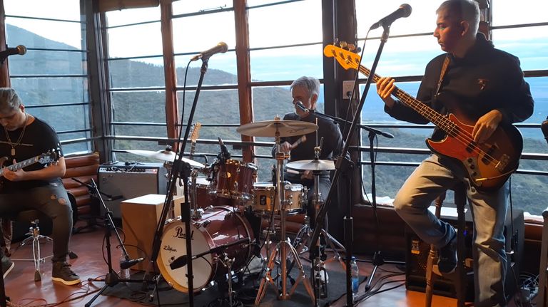 Jorge Araujo, exbaterista de Divididos y fundador de Gran Martell
