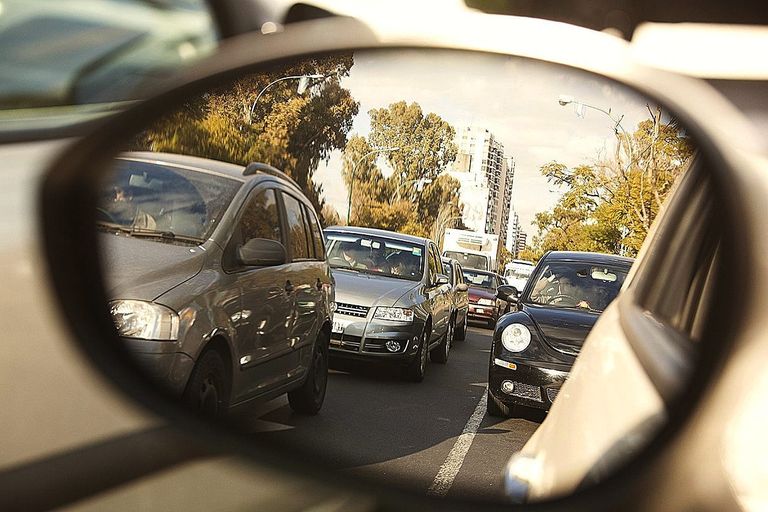 contaminacion y congestion autos