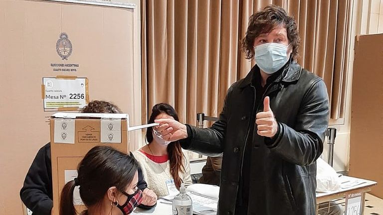 Javier Milei, votando en las PASO 2021.