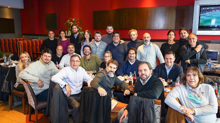 Ritondo con su equipo