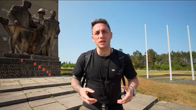 Momo Benavides: continúa el stream Tour Europa y… ¿va a la Guerra de Ucrania?