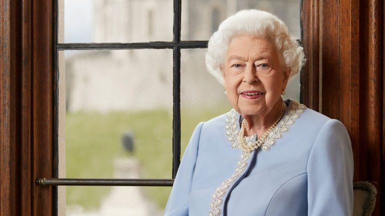 Reina Isabel II 20220908