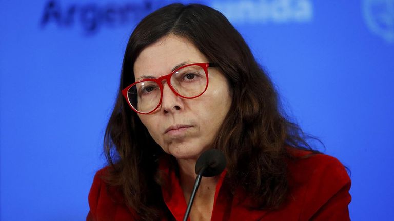 La ministra de Economía, Silvina Batakis, en su primera conferencia de prensa.
