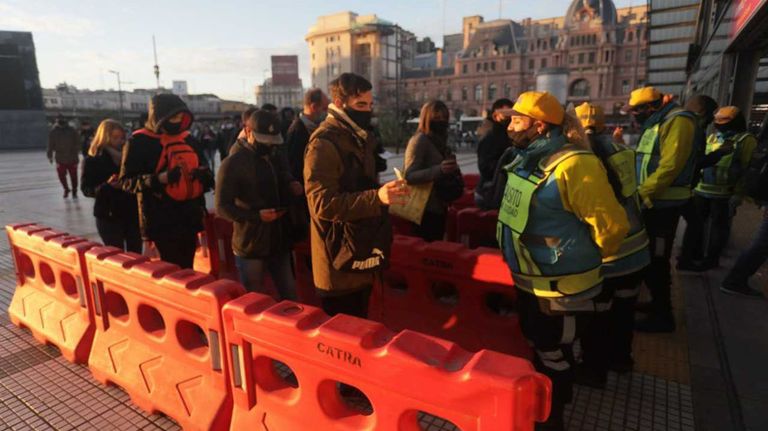 Controles de permisos de circulación en estaciones cabeceras de la CABA 2010526
