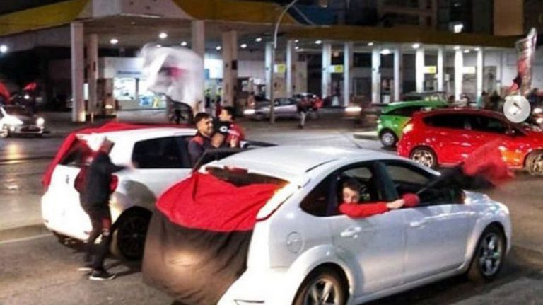 Festejos masivos de los hinchas de Colón 20210601