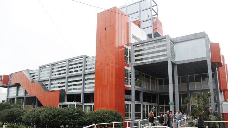 hospital durand camilleros 20210428