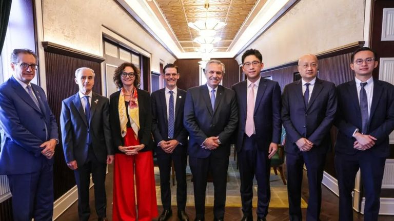 Alberto Fernández en China