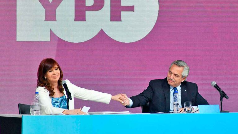 20220604_cristina_fernandez_kirchner_alberto_fernandez_ypf_na_g