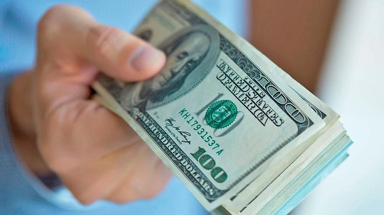 20240518_dolar_shutterstock_g