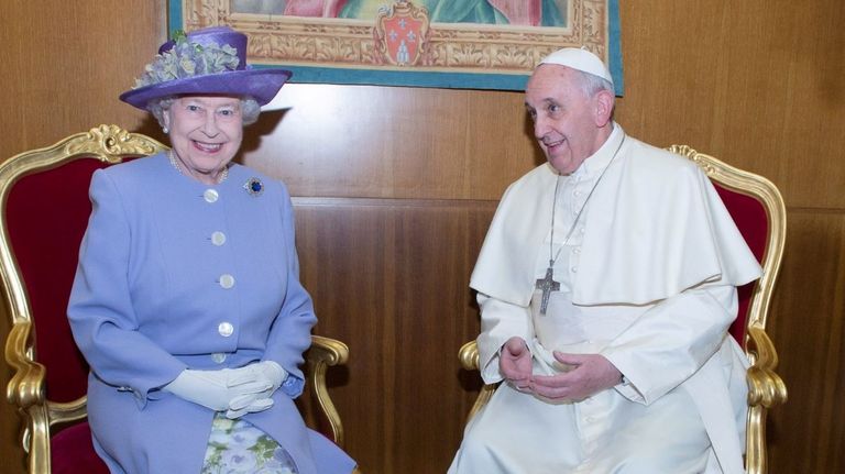 reina Isabel II