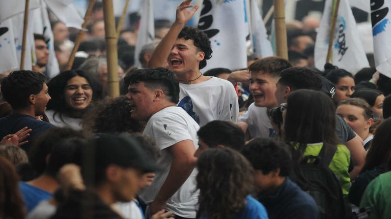 25 DE MAYO PLAZA 20230525