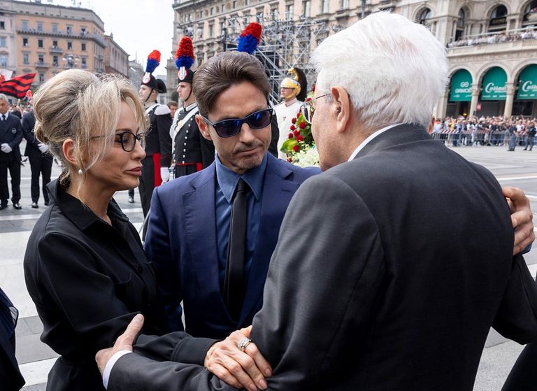 Los hijos de Silvio Berlusconi en su funeral