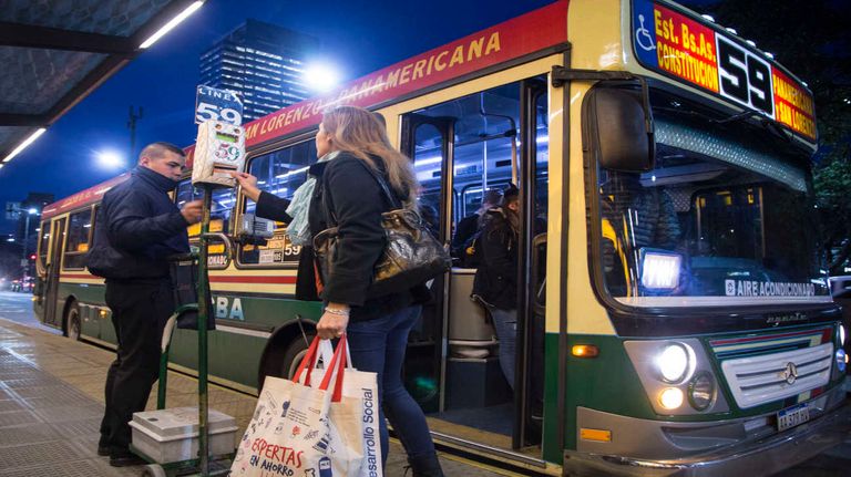 Colectivos de noche 20230417
