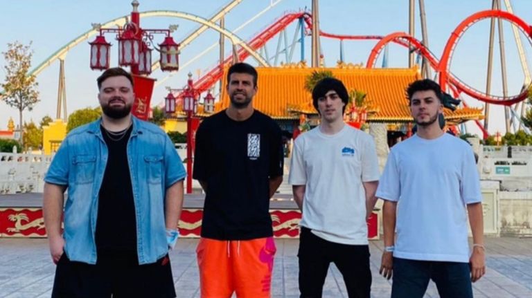 Ibai y Piqué en un parque de diversiones en la previa a la final de la Copa América