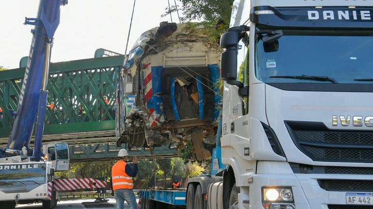 REMOCIÓN DE LA FORMACIÓN DEL ACCIDENTE DE LA LÍNEA SAN MARTÍN
