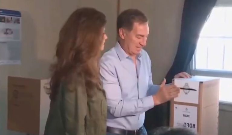 Santilli votando 26102025