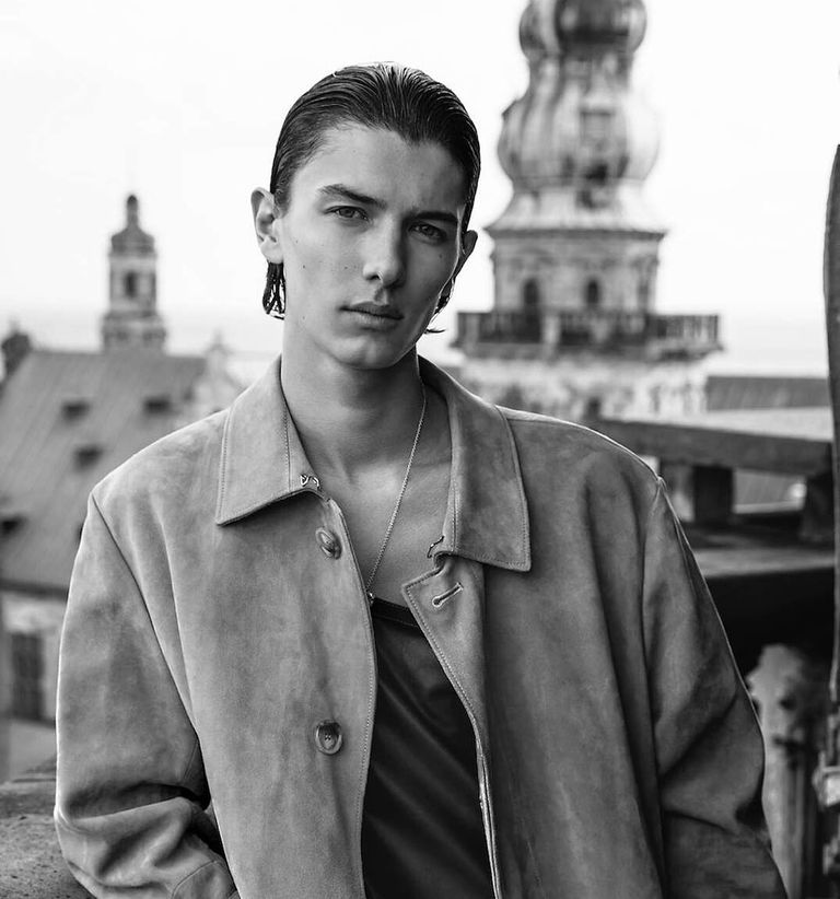 Nicolás de Monpezat: Del Protocolo Real a las Pasarelas del Influencer