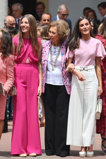 La Infanta Sofía tuvo su Confirmación acompañada los Reyes, Felipe VI y Letizia