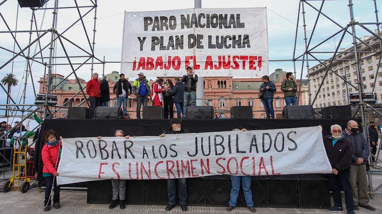 Partidos y organizaciones de izquierda realizan un acto en plaza de Mayo 20220817