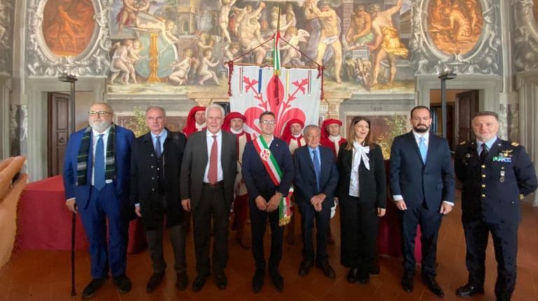 Eduardo Eurnekian recibio llava de florencia g_20230204