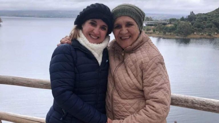 Myriam Pruntto junto a su madre