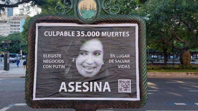 20220330 Afiches contra Cristina Kirchner.