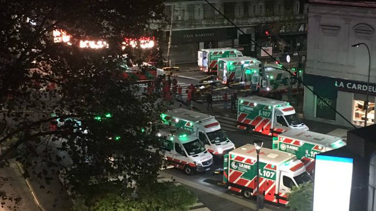 Villa Crespo. Incendio y explosión. Dos bomberos muertos y decenas de heridos.