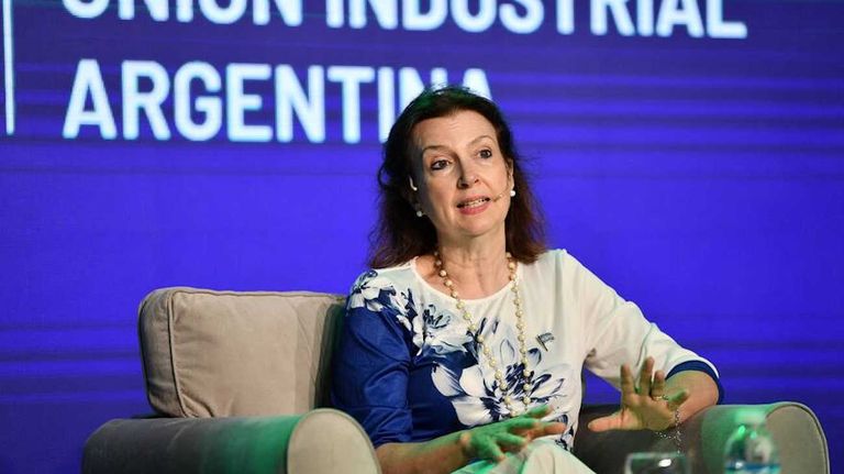 Diana Mondino en la conferencia de la UIA 20231221