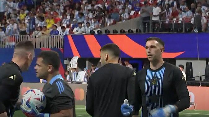 Dibu Martínez, en la previa de Argentina-Canadá por la Copa América.