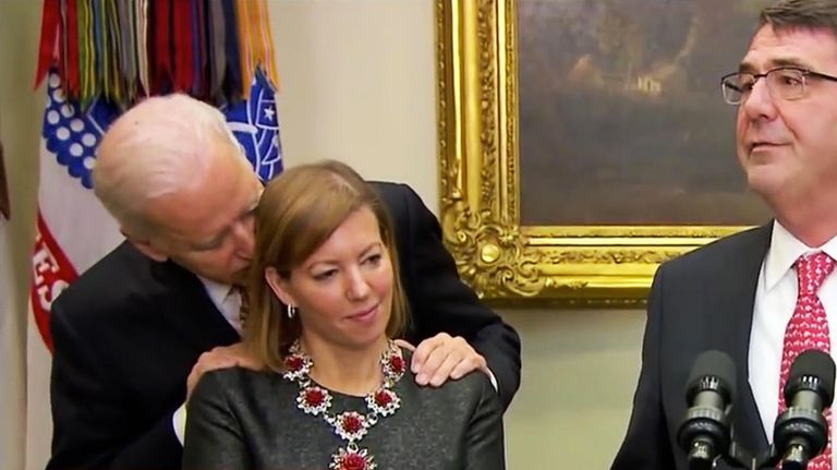 Joe Biden y su conducta inapropiada 20221017