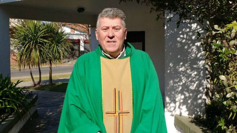 sacerdote Eduardo Lorenzo