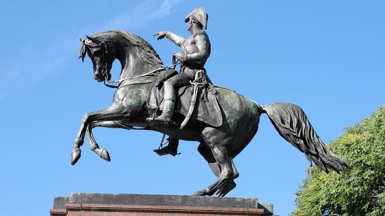 Monumento al General San Martín en la Plaza San Martín 20220712