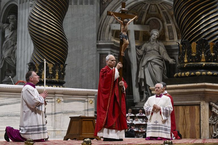 El Papa en Viernes Santo