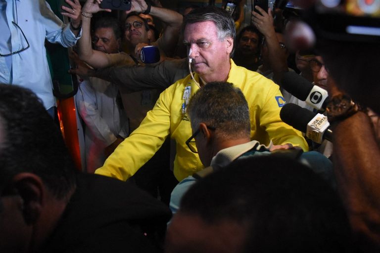 Bolsonaro internado