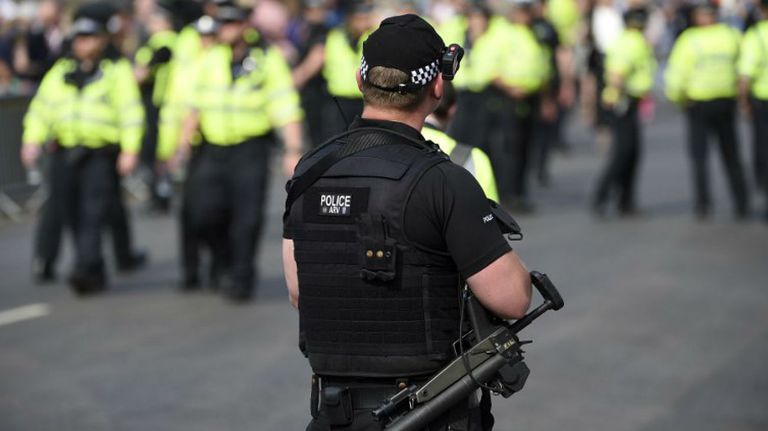Todos los sistemas de seguridad ingleses han sido puestos en alerta máxima.