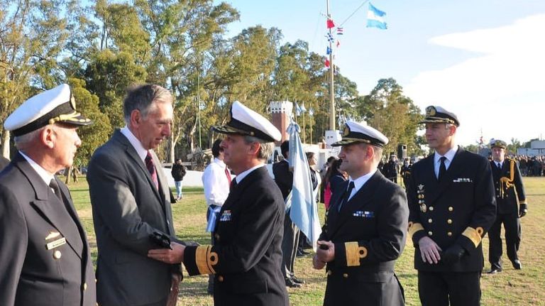 La Armada Argentina conmemoró el Día de la Máxima Resistencia.