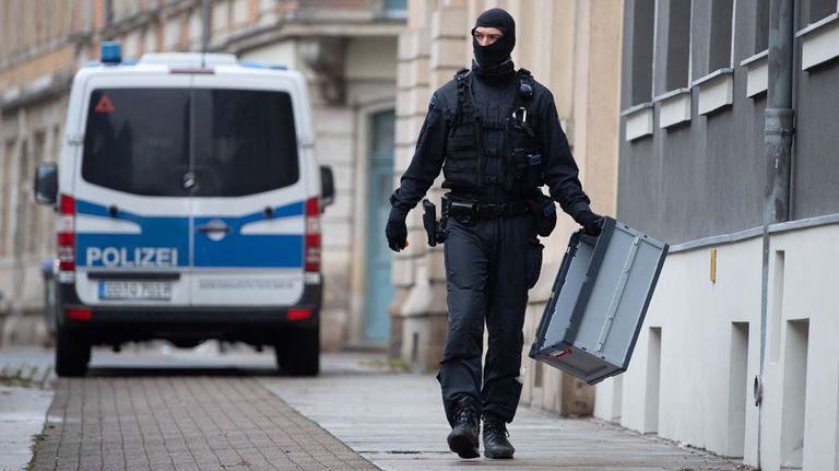 Policía Alemana Antivacunas-20211216