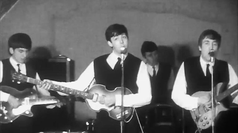 The Beatles tocando por primera vez en The Cavern Club 20220209